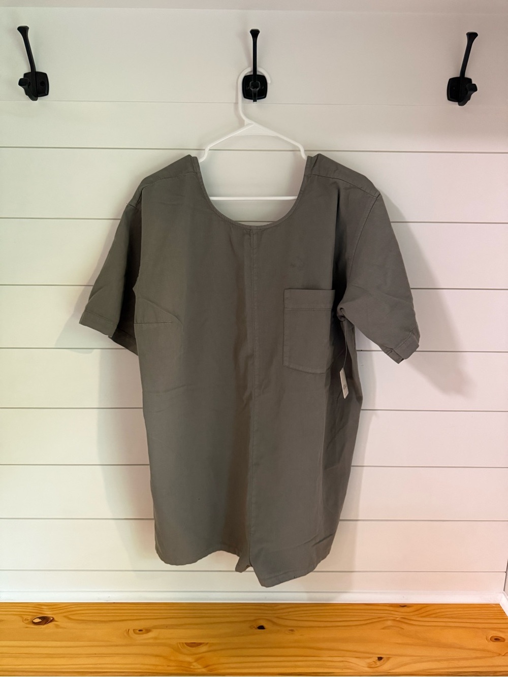 Free People Short Sleeve Scoop Neck Tee in Gray
